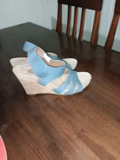 Sandalias de cuña azul para mujer - miniatura 1