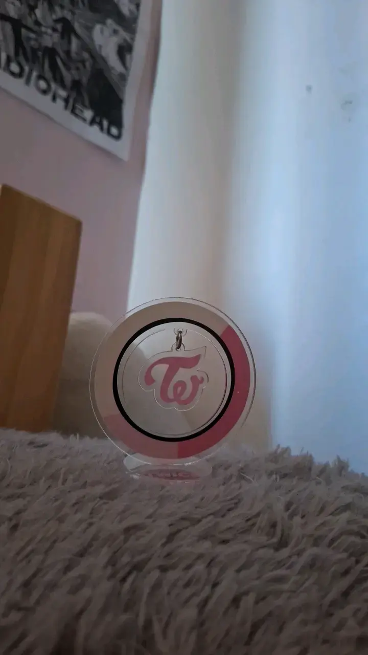 Acrylic Stand Twice con diseño circular - 1