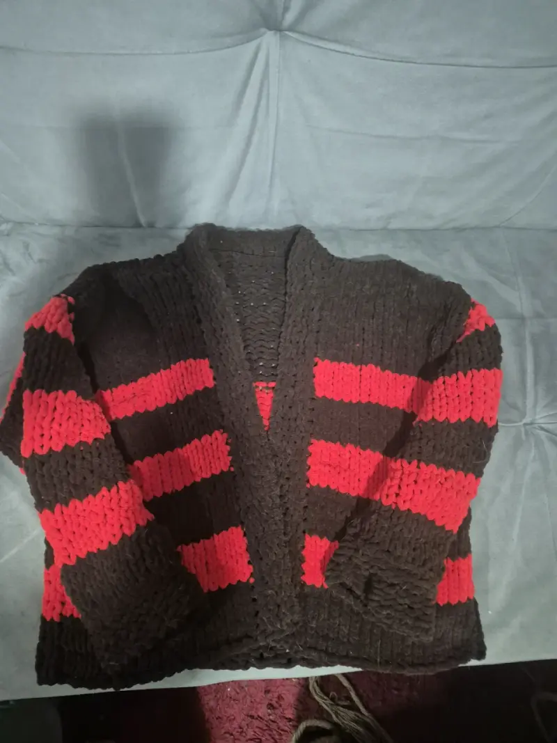 Cardigan de lana a rayas rojo y café - 2