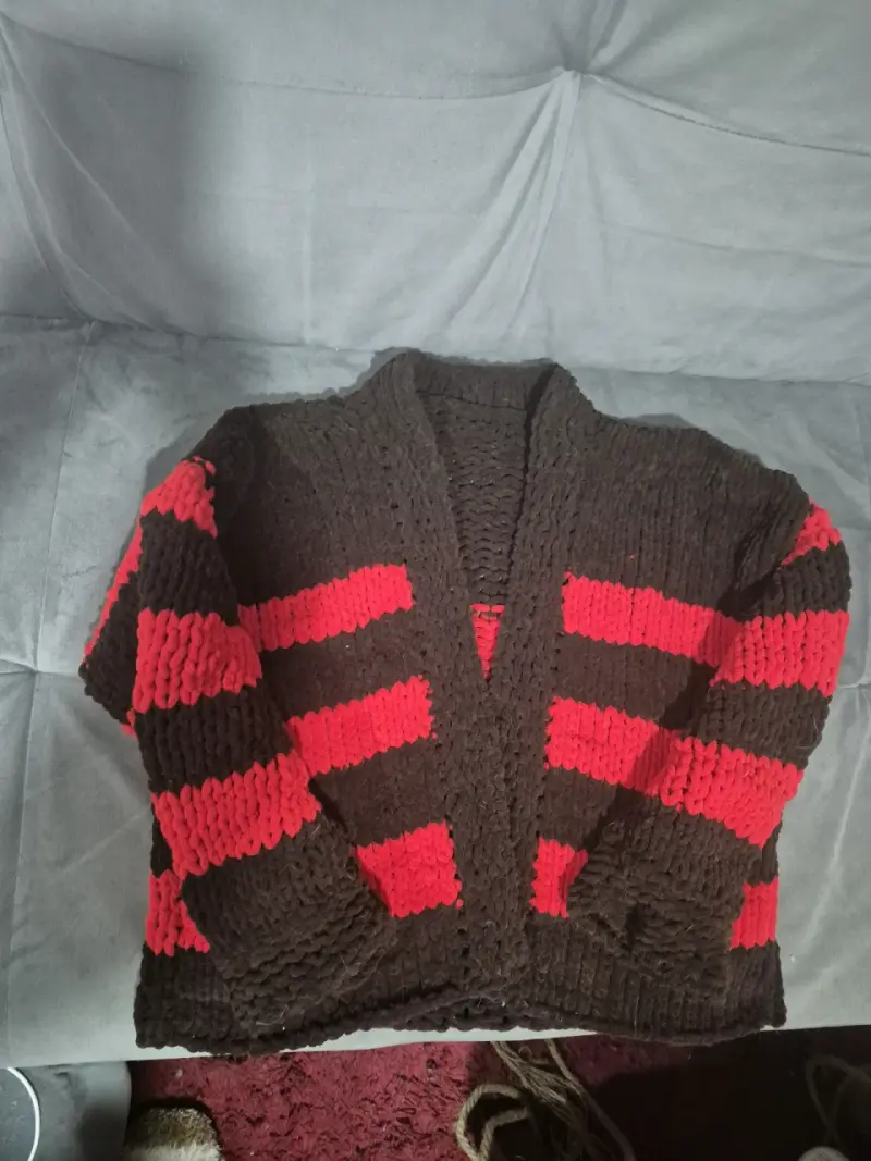 Cardigan de lana a rayas rojo y café - 3