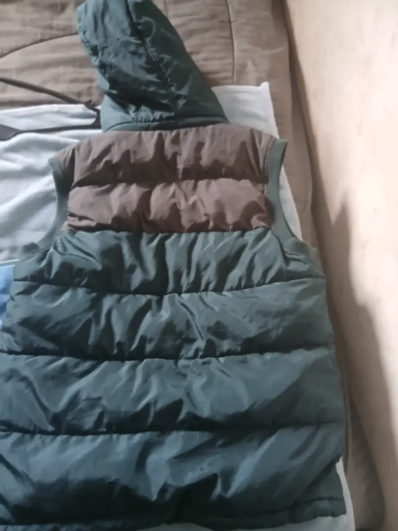 Chaleco acolchado con capucha para hombre - 2