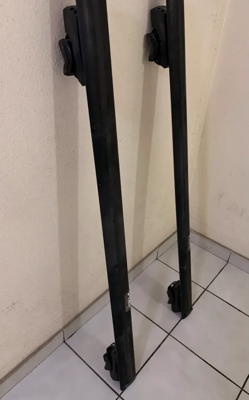 Barras portaequipaje negras para auto - 2