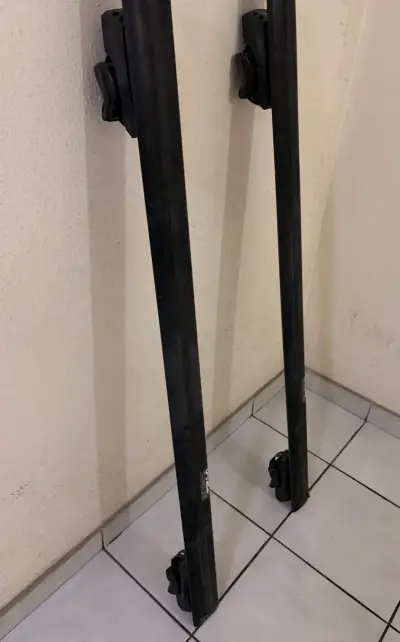 Barras portaequipaje negras para auto - miniatura 2