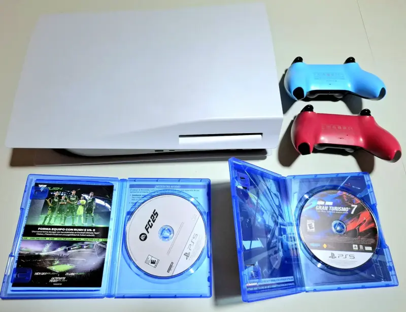 Consola PS5 con dos controles y juegos incluidos - 2