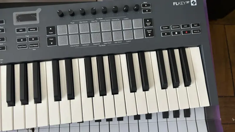 Teclado MIDI Novation FLkey 37 para FL Studio - 3