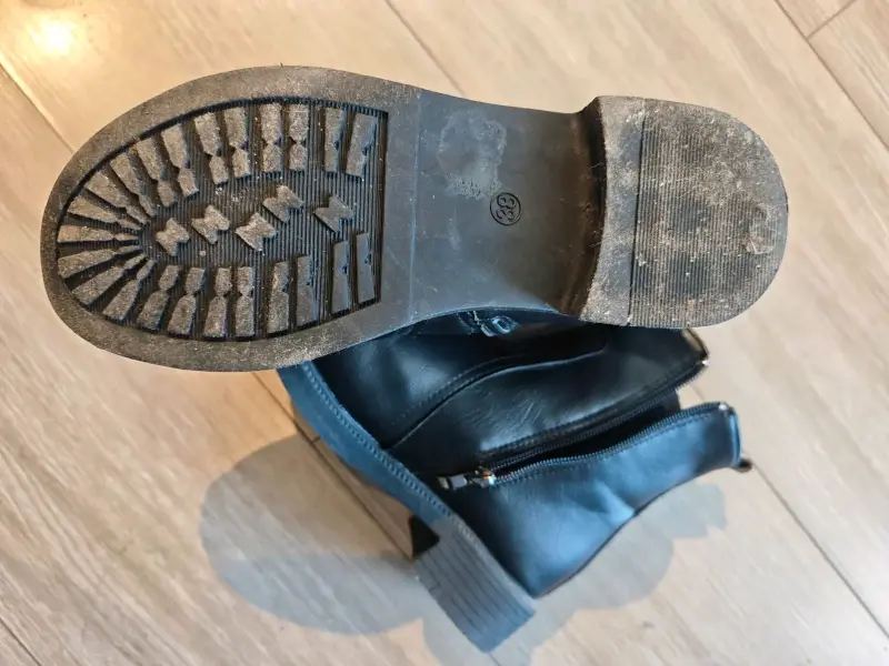 Botines de cuero negro con cierre lateral - 3