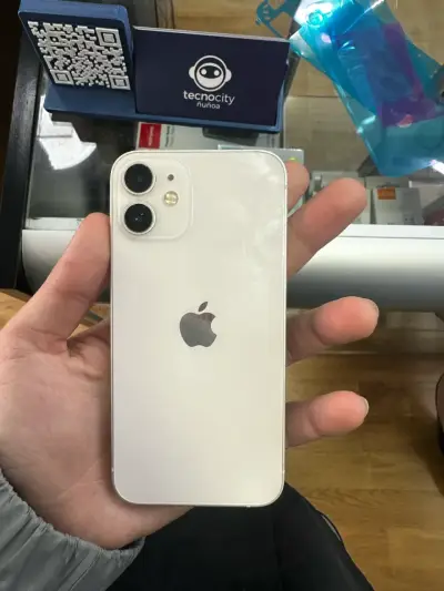 iPhone 12 mini Blanco en Buen Estado 64gb - miniatura 1
