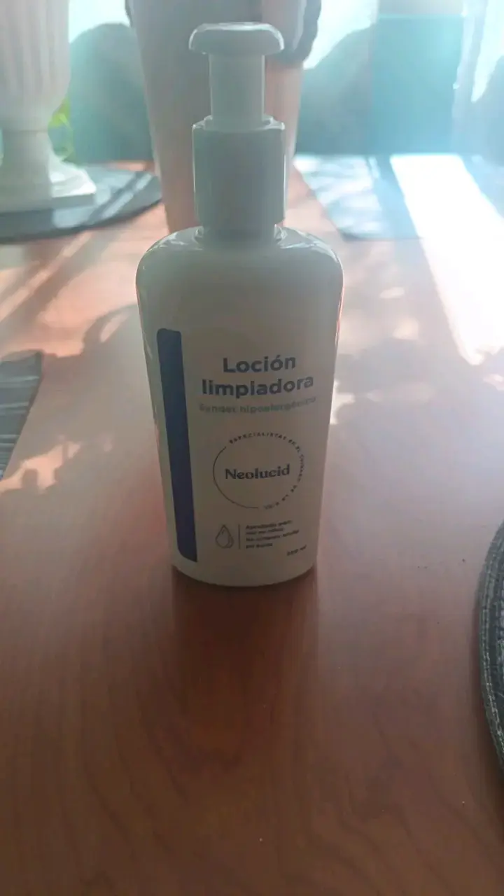 Loción limpiadora Neolucid hipoalergénica - 1