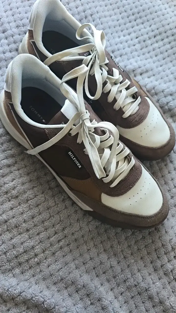 Zapatillas casuales Tommy Hilfiger marrón y blanco - 2
