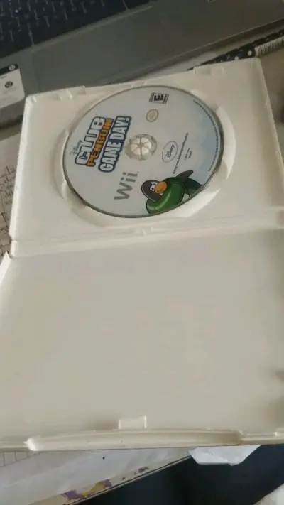 Juego Wii Club Penguin Game Day - miniatura 3