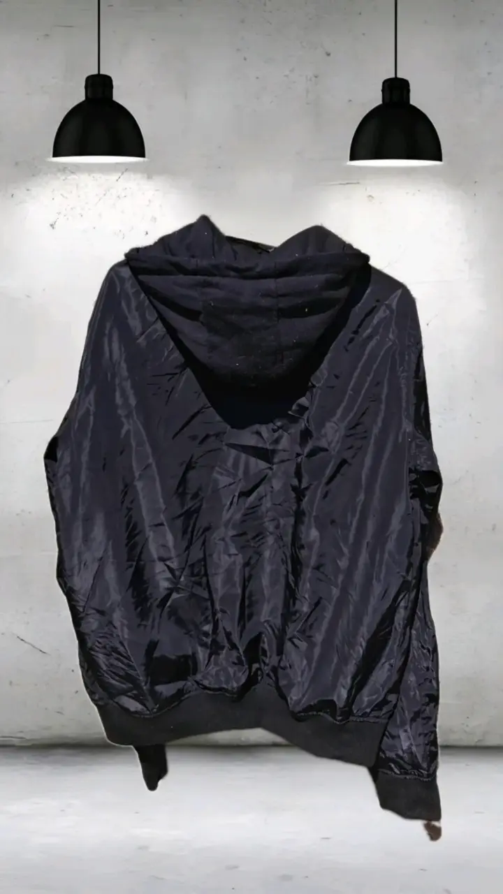 Chaqueta Negra con Capucha Urban ID - 3