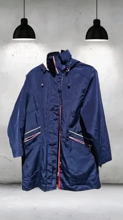 Abrigo impermeable azul con capucha para mujer - miniatura 3