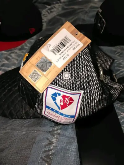 Gorra Mitchell & Ness Miami Heat Negra - miniatura 2