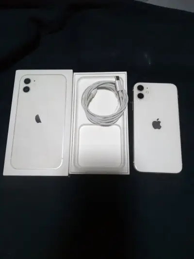 Tlf iPhone 11 en buen estado - miniatura 5