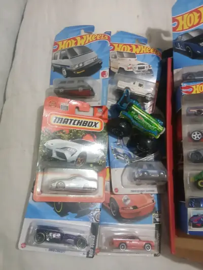 Colección de Autos Hot Wheels Variados - miniatura 5