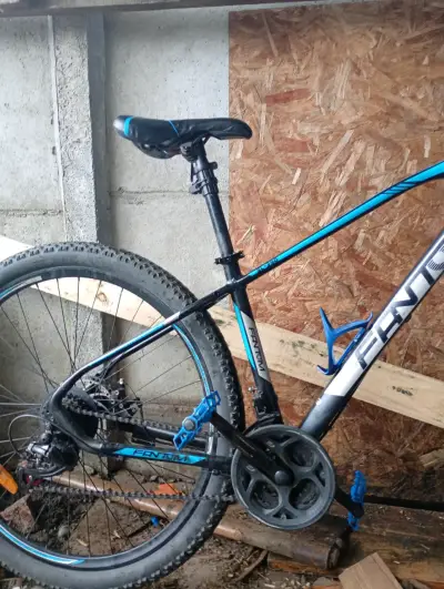 Bicicleta de montaña Fantom azul y negra - miniatura 5