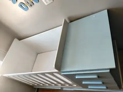 Cuna de madera con cajonera integrada - miniatura 2