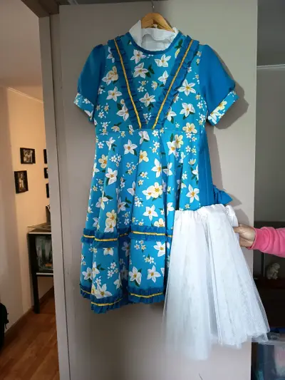 Traje huasa con flores para niña - miniatura 1