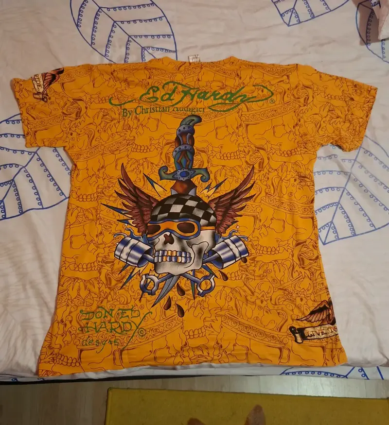Polera Ed Hardy con diseño de calavera - 3