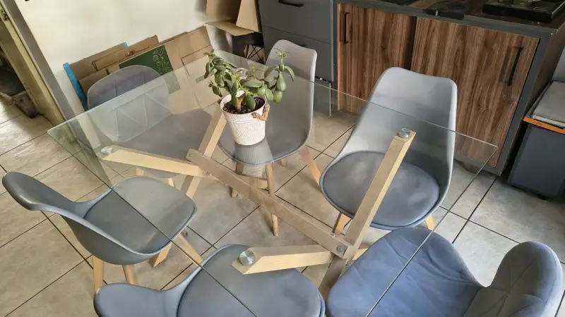 Mesa de Comedor de Vidrio con 6 Sillas Modernas - 3
