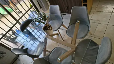 Mesa de Comedor de Vidrio con 6 Sillas Modernas - miniatura 4
