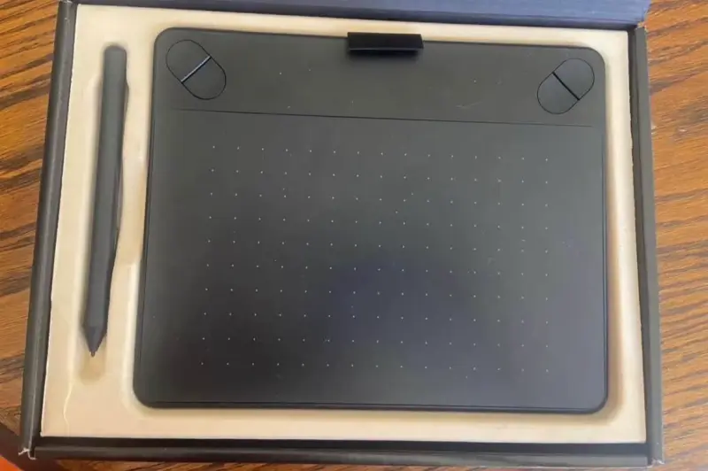 Tableta Gráfica Wacom Intuos Art con Lápiz - 2