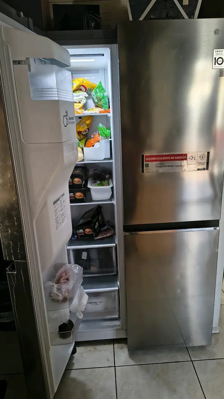 Refrigerador LG Side by Side con Dispensador hielo - 4
