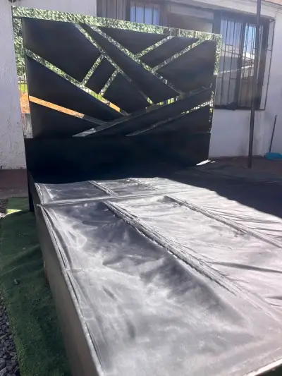 Cama de dos plazas con cabecera moderna - miniatura 2