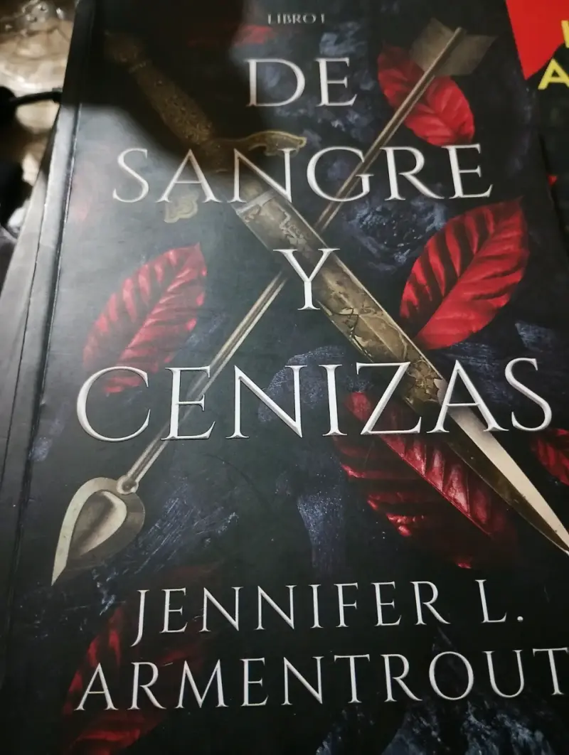Libro 'De Sangre y Cenizas.de Jennifer L. Armentro