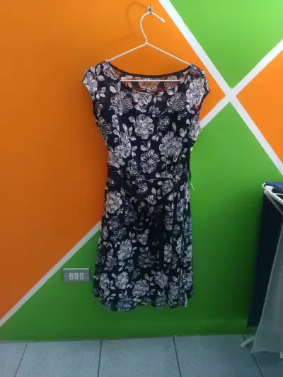 Vestido floral azul y blanco estilo Petite - miniatura 2