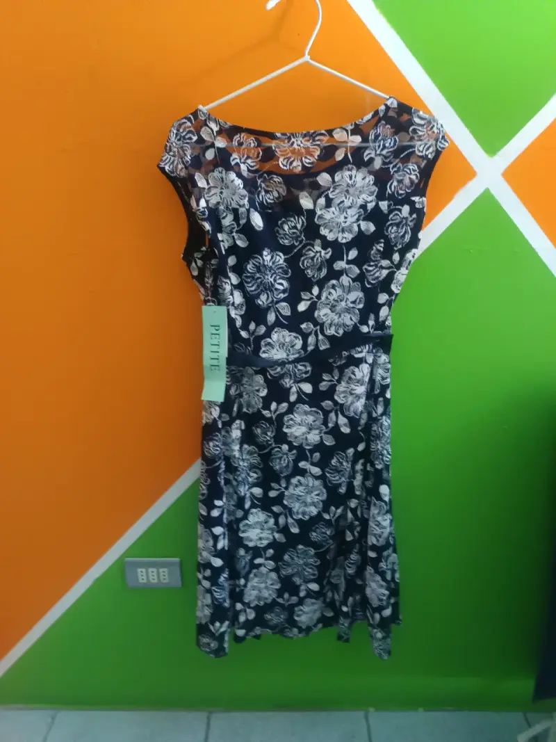 Vestido floral azul y blanco estilo Petite - 3