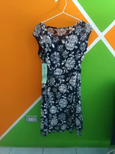 Vestido floral azul y blanco estilo Petite - miniatura 3