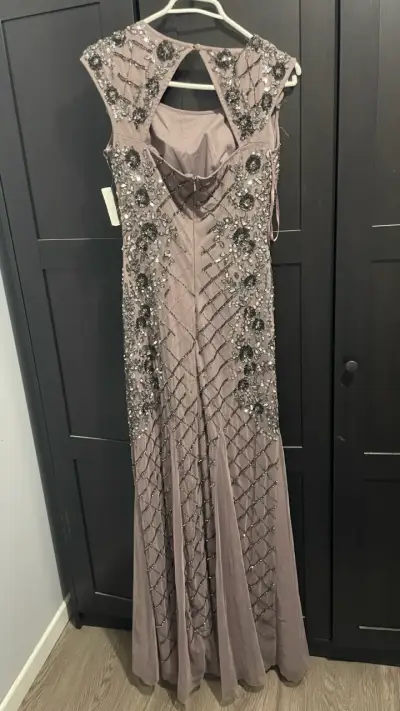 Vestido largo de fiesta con lentejuelas - miniatura 2