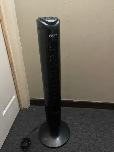 Ventilador de torre Oster negro con control de tiempo - miniatura 1