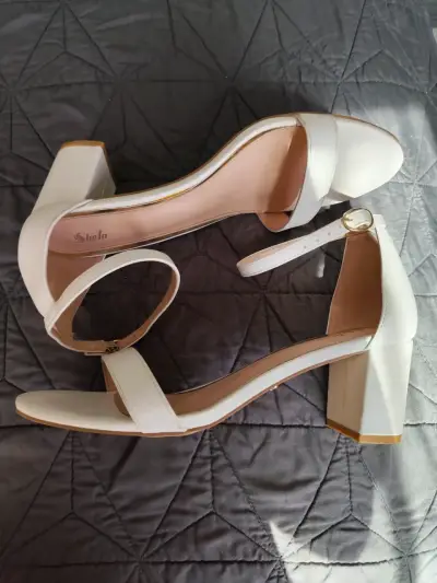 Sandalias de tacón grueso blancas Shein - miniatura 1