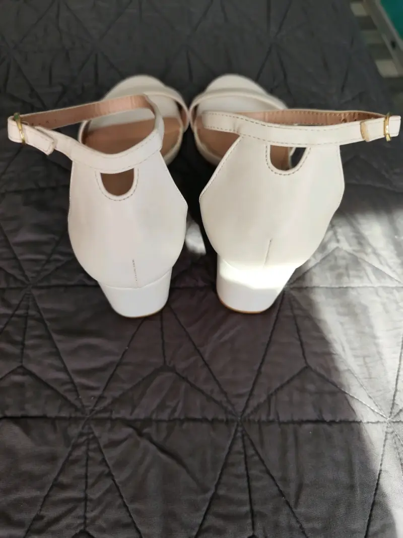 Sandalias de tacón grueso blancas Shein - 4