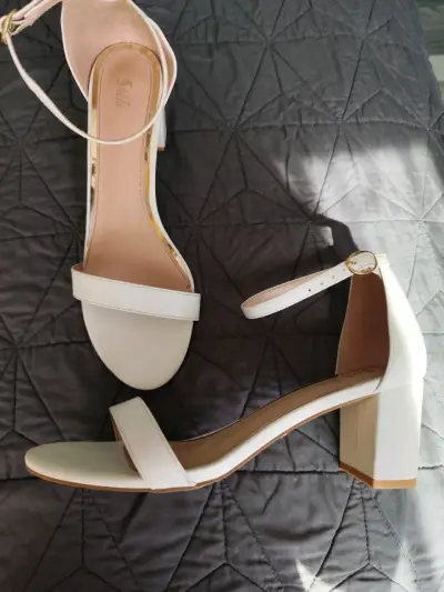 Sandalias de tacón grueso blancas Shein - miniatura 6
