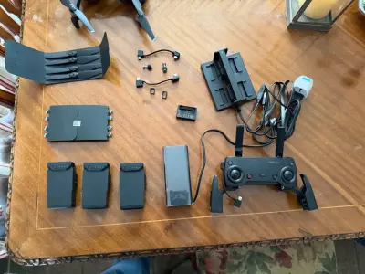 Drone DJI Mavic Air con accesorios completos - miniatura 2