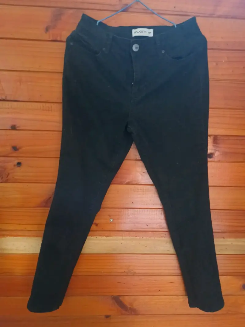 Jeans negros ajustados para mujer - 1