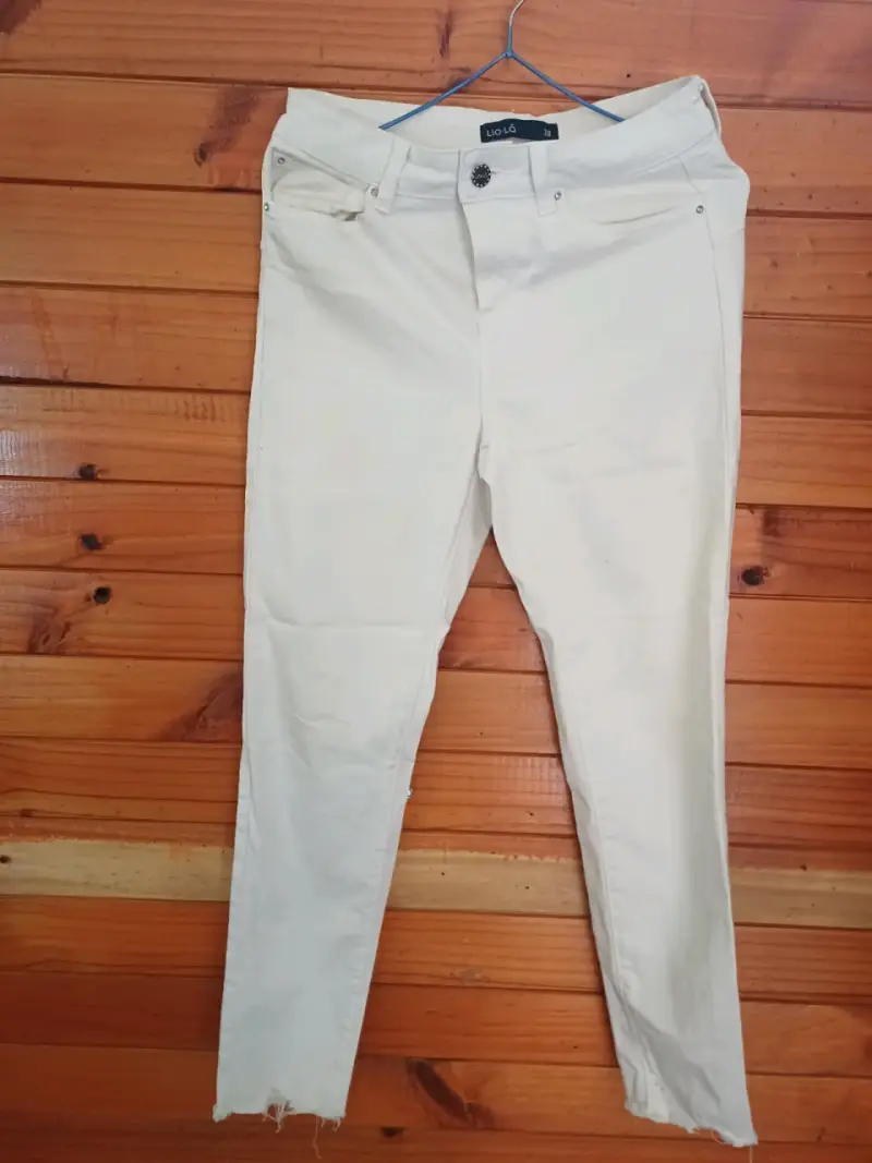Jeans negros ajustados para mujer - 4