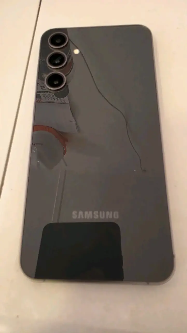 Smartphone Samsung Galaxy S23 FE en buen estado - 1