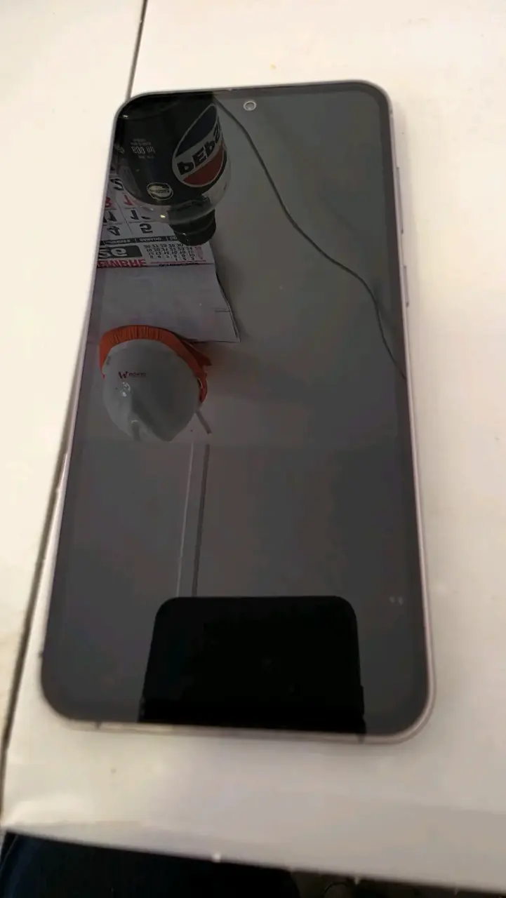 Smartphone Samsung Galaxy S23 FE en buen estado - 2