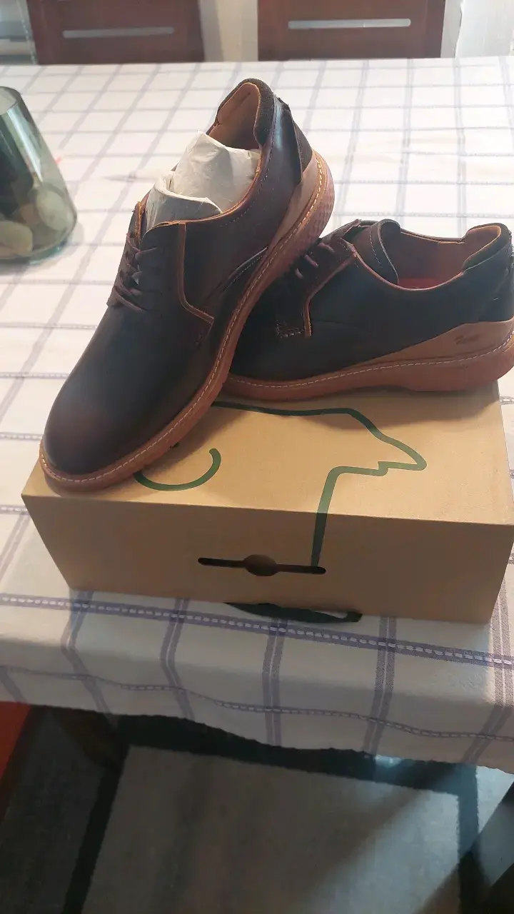 Zapatos de cuero marrón para hombre