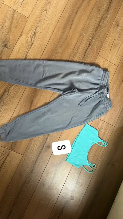 Lote de ropa variada para mujer en diferentes tallas - miniatura 4