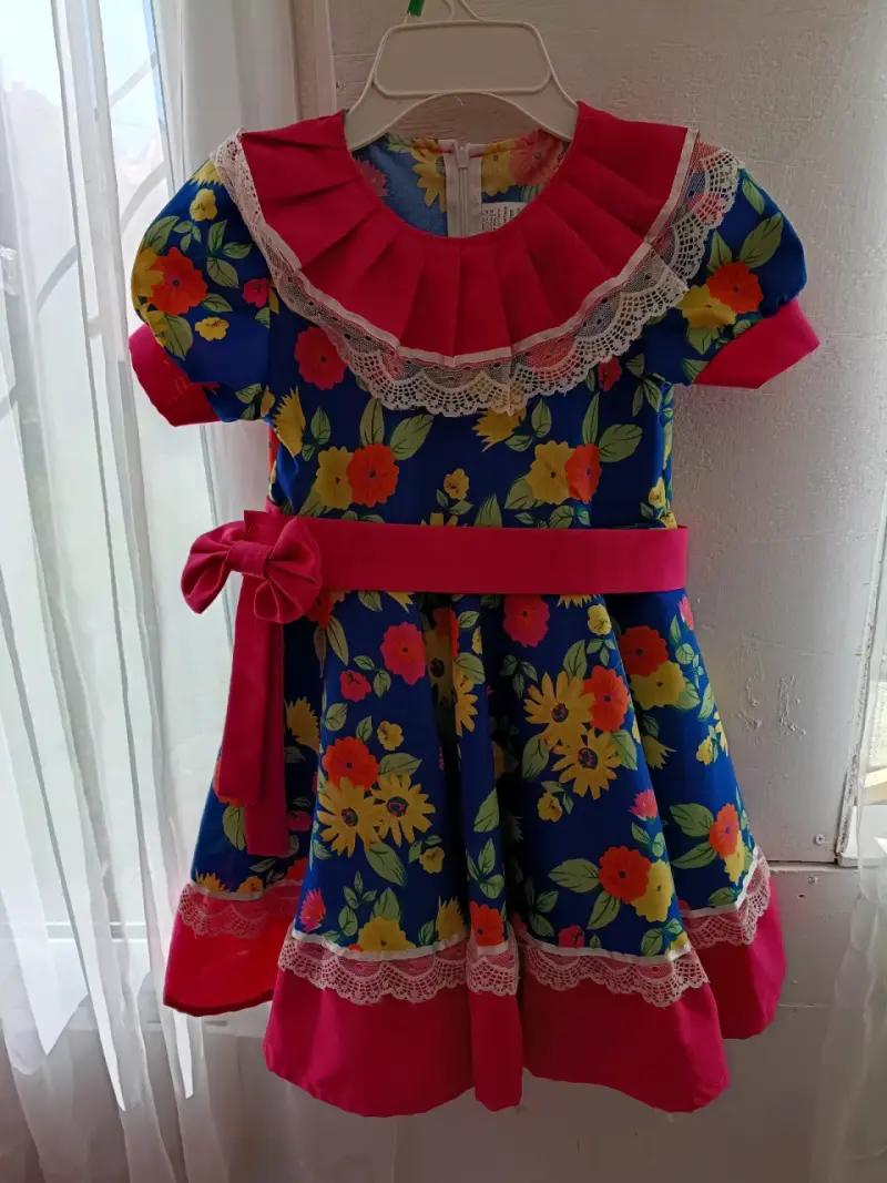 Vestido huasa talla 6