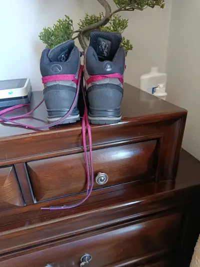 Botas de montaña para mujer con cordones rosas - miniatura 1