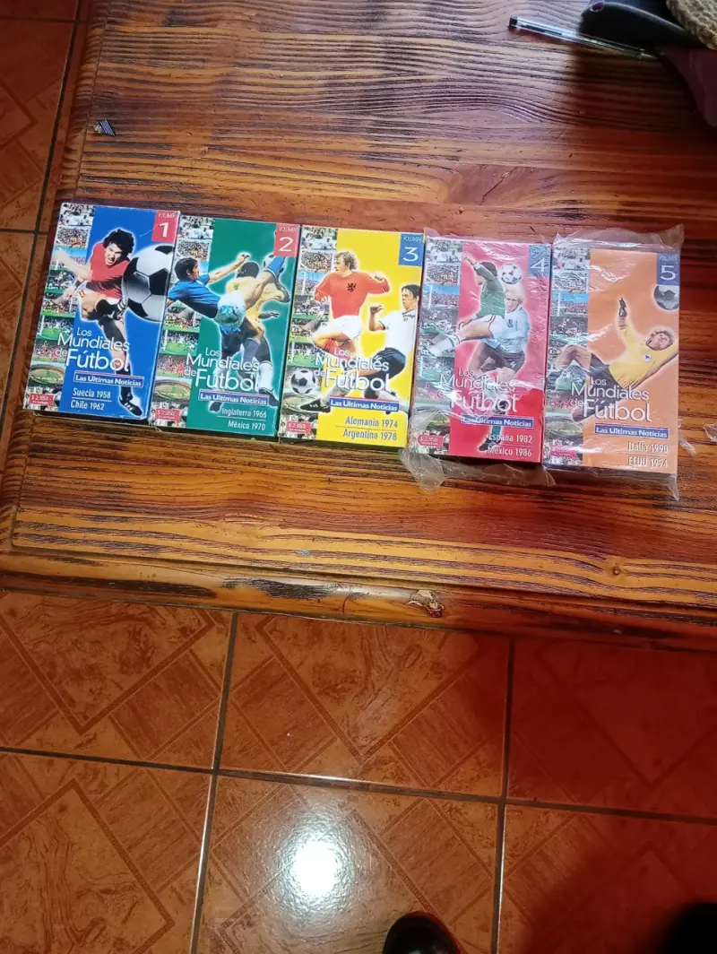 Colección de VHS Los Mundiales de Fútbol Volúmenes 1-5