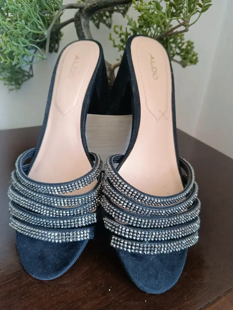 Sandalias de Tacón Negro con Brillantes Aldo - 1