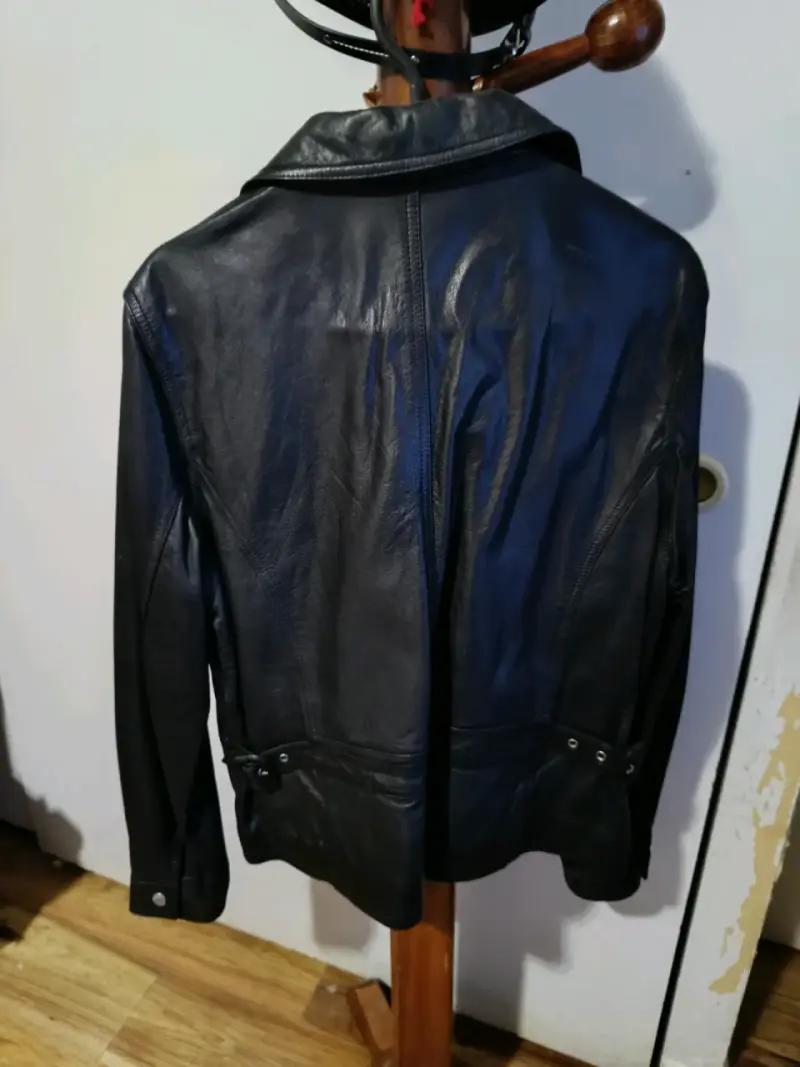 Chaqueta de cuero negra para mujer - 1