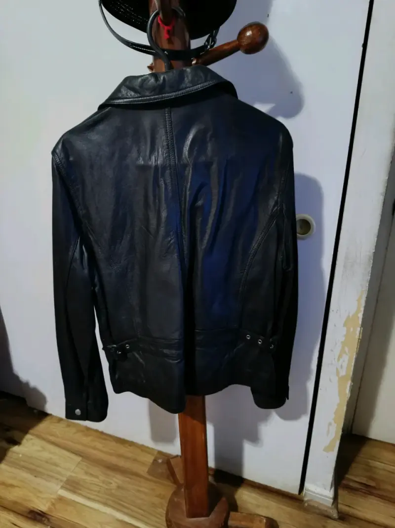 Chaqueta de cuero negra para mujer - 2